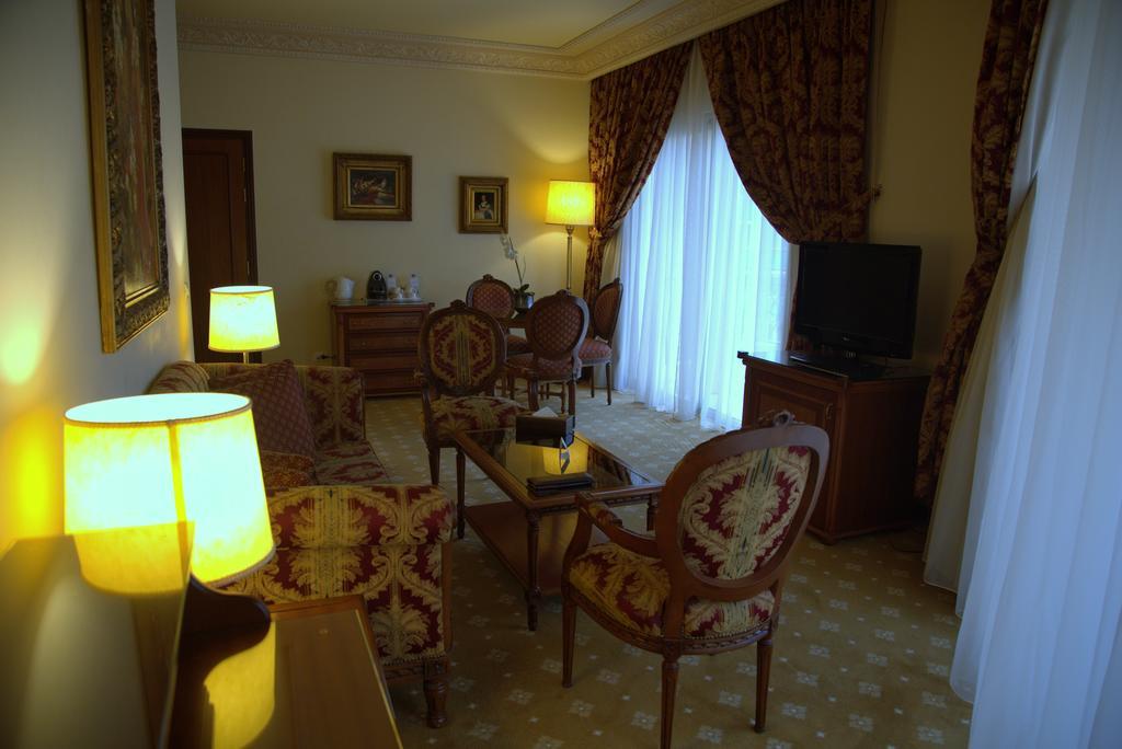 โกลเด้นทิวลิปซีเรนนาด้าแฮมร่า โฮเต็ล Hotel เบรุต ภายนอก รูปภาพ